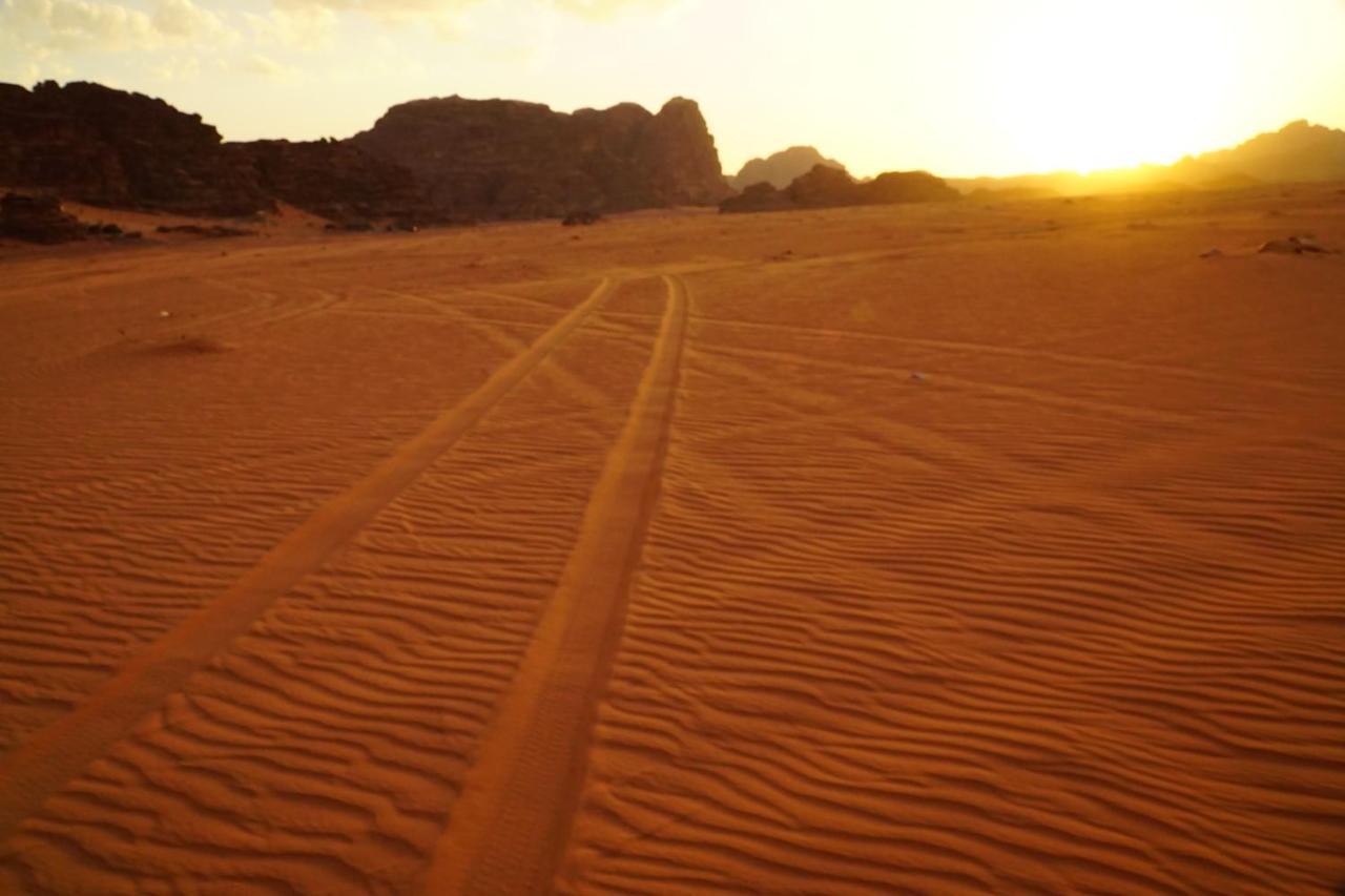 Hotel Traditions Of Wadi Rum Camp & Jeep Tour Exterior foto