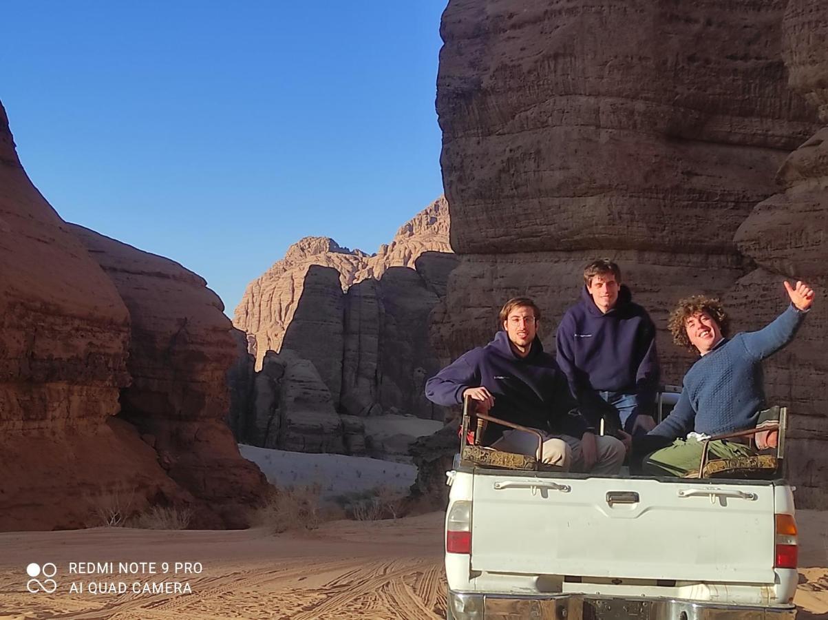 Hotel Traditions Of Wadi Rum Camp & Jeep Tour Exterior foto